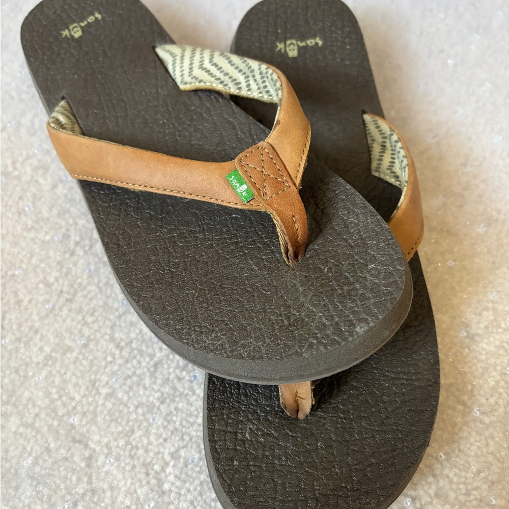 Sanuk Brown Flip Flops